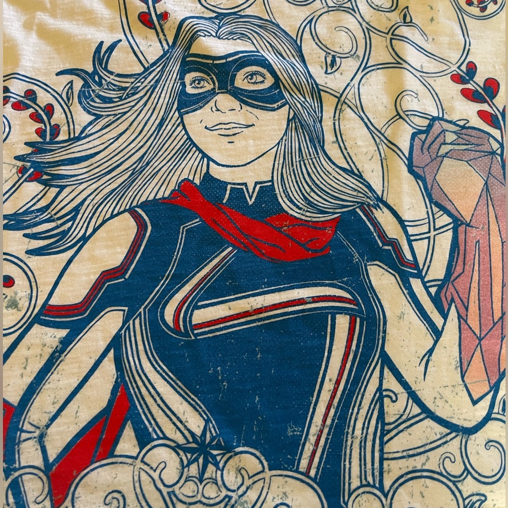 Ms. Marvel Disney Parks womens size 1X t-shirt - NWT - Kamala Khan